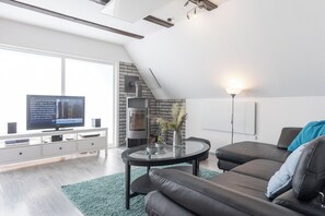 TV, fireplace, DVD player, stereo