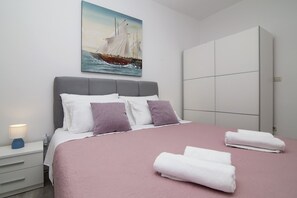 2 habitaciones, tabla de planchar con plancha y wifi gratis 