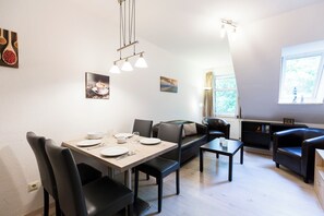 Dining - Apartment Sieltrift 4-06 Lively and with coastal charm. (Wurster Nordseeküste)