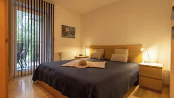 1 bedroom, iron/ironing board, travel crib, free WiFi