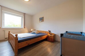 1 Schlafzimmer, Bügeleisen/Bügelbrett, Reisekinderbett, kostenloses WLAN