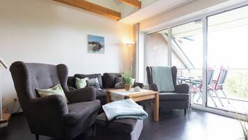 Fernseher, DVD-Player, Stereoanlage