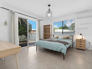 3 bedrooms, iron/ironing board, bed sheets, wheelchair access