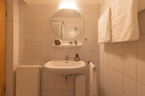 Hair dryer - Vacation apartment Lili Marleen 7-14, bright and with a view over the dyke. (Wurster Nordseeküste)