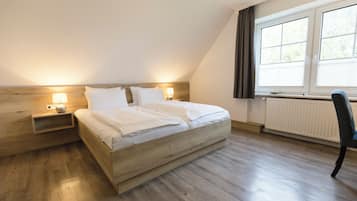1 bedroom, desk, free WiFi, bed sheets