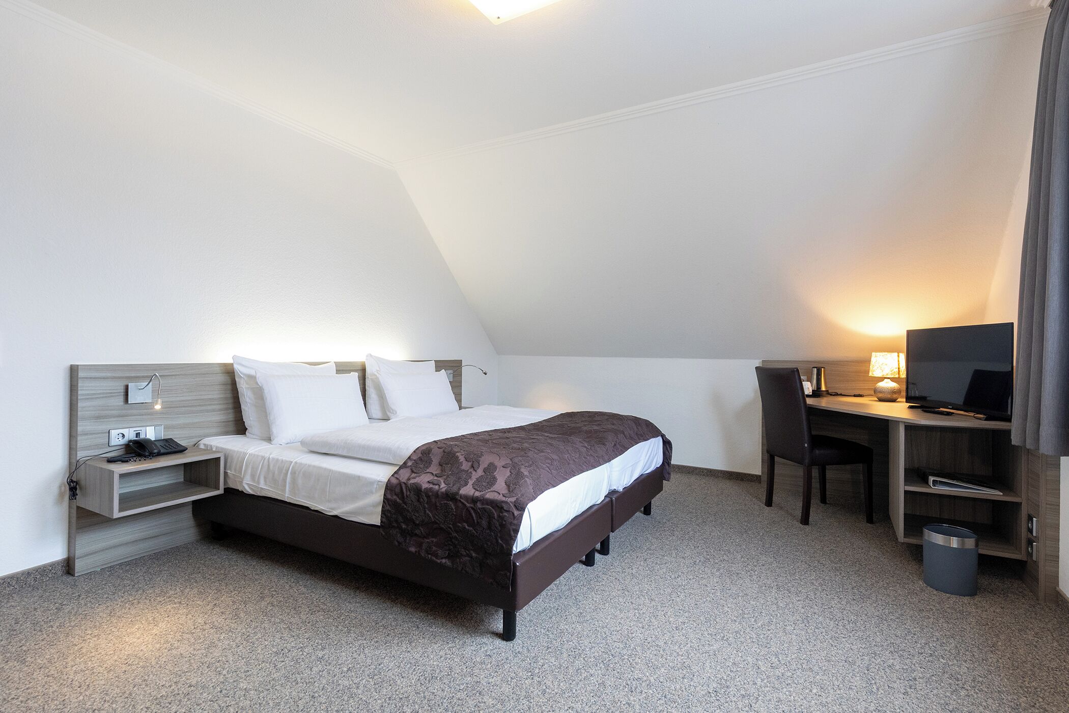 Desk, free WiFi, bed sheets