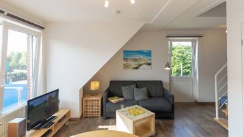 Fernseher, DVD-Player, Stereoanlage