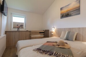 2 chambres, fer et planche à repasser, lit parapluie, Wi-Fi gratuit