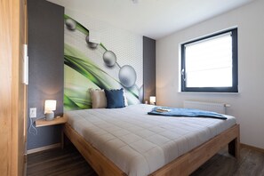 2 عدّة غرف نوم ومكواة/لوح كي وسرير سفر وواي فاي مجانًا