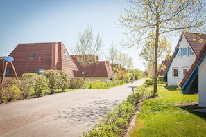 Property grounds - Glück Auf! Vacation Home II. Family-friendly and close to the beach. (Wurster Nordseeküste)
