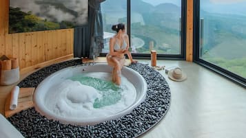 Suite Lune de Miel | Bain à remous privé