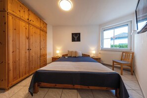 3 makuuhuonetta, vauvan matkasänky, ilmainen Wi-Fi