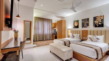 Family Studio | In-room safe, iron/ironing board, free WiFi