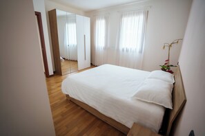 2 bedrooms, WiFi, bed sheets