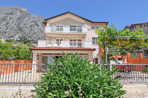 Apartments Villa Michele-One Bedroom Apartment with Terrace ( Smokva )