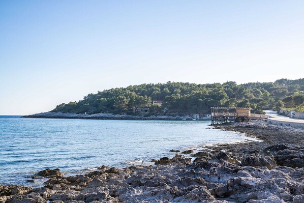 Plage à proximité, chaises longues