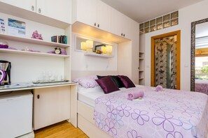 1 bedroom, travel crib, free WiFi - Apartments and Room Frane - Double Room (Dubrovnik)