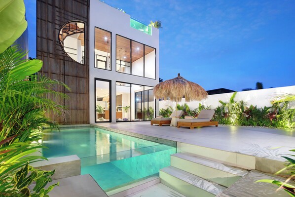 Front of property - Aquamarine Villas III (Munggu)