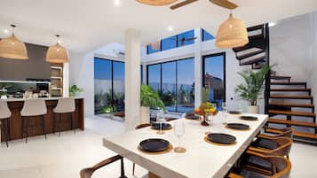 Villa | In-room dining