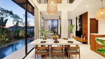 Deluxe Villa | In-room dining