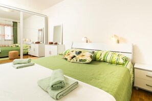 2 Schlafzimmer, Bügeleisen/Bügelbrett, kostenloses WLAN