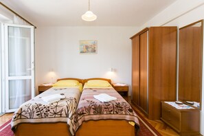 Free WiFi - Guest House Bridge View - Studio with Balcony and Sea View (Dubrovnik)
