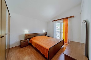 1 bedroom, iron/ironing board, free WiFi