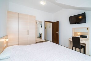 1 bedroom, iron/ironing board, travel crib, free WiFi