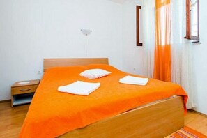 2 chambres, fer et planche à repasser, lit parapluie, Wi-Fi gratuit