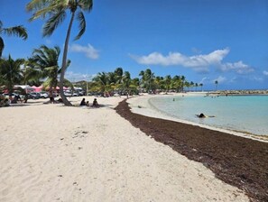 Beach - Bethany, 3 bedrooms for 7 people, large living room. (Le Gosier, route de pliane , marre gaillard)