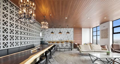 Distrito Revolution Suites