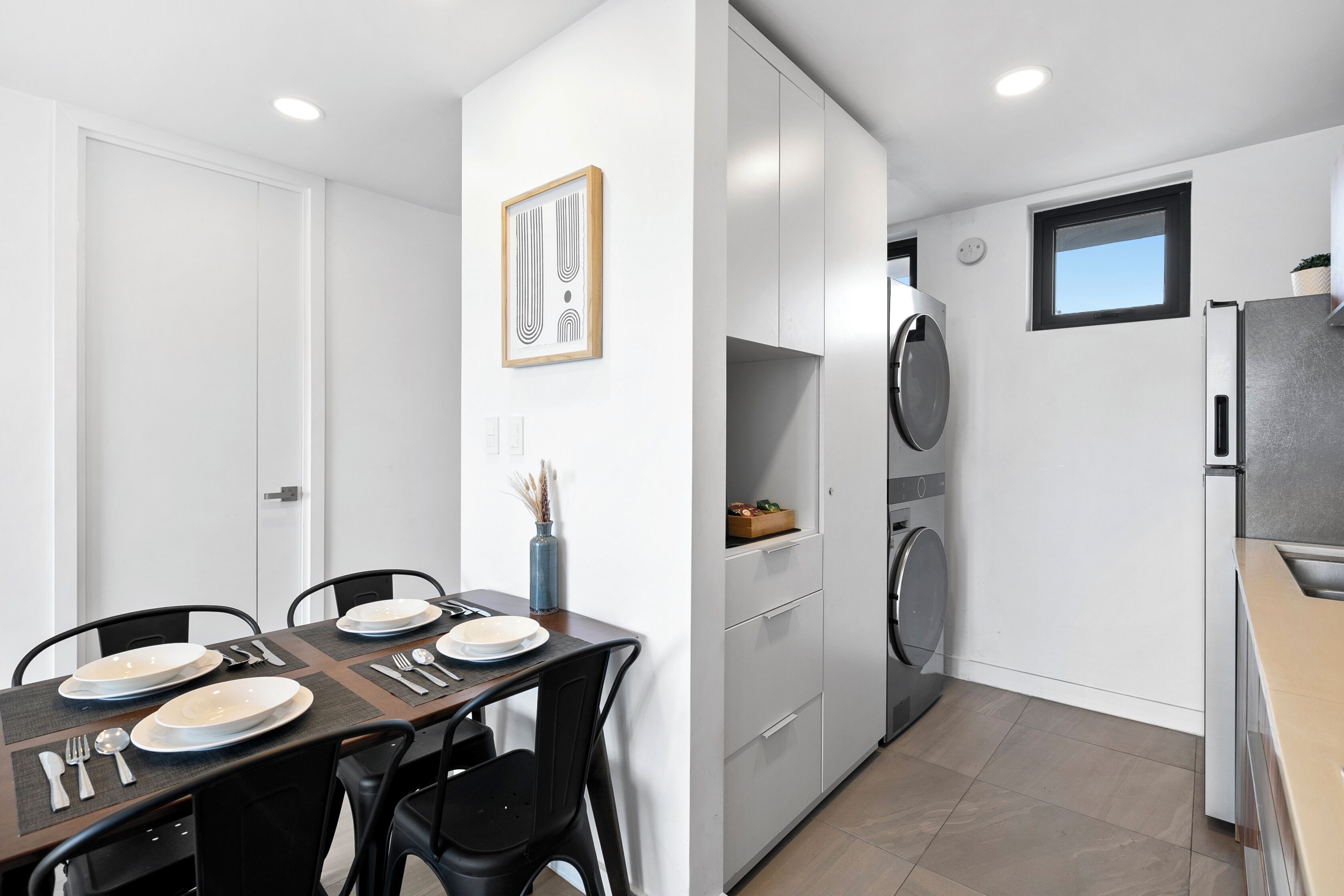 Deluxe Condo, Balcony, City View | Private kitchen | Microwave, stovetop, cookware/dishes/utensils