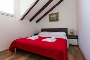 1 bedroom, travel cot, free WiFi - Villa Mia - One Bedroom Apartment (Top Floor) (Dubrovnik)