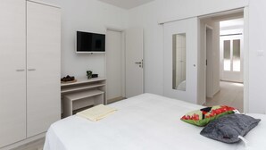 1 bedroom, free WiFi - Apartments Posta - Superior One-Bedroom Apartment with Terrace and Sea View - Apartman 7 (Saplunara)
