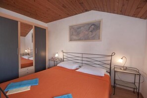 4 soverom, strykejern/-brett, reiseseng for barn og wi-fi (inkludert)