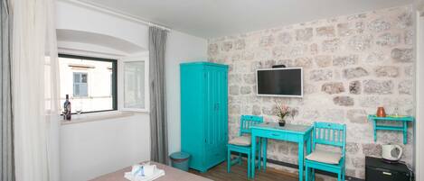 1 bedroom, iron/ironing board, free WiFi