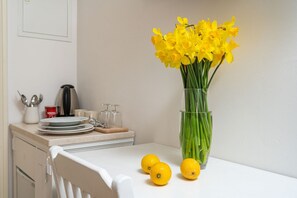 Interior - Guest House Lumin - Twin Room with City View (Third Floor) (BR3) (Dubrovnik)