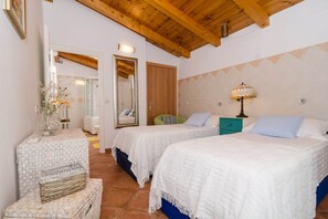 4 bedrooms, iron/ironing board, travel crib, free WiFi