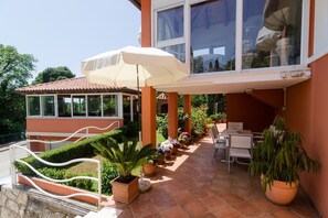 Outdoor dining - Villa Gemma - Four Bedroom Villa with Terrace and Swimming Pool (Mlini)