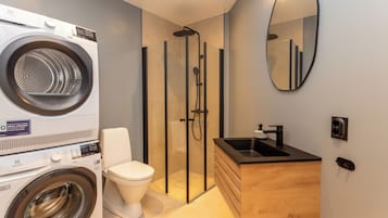 Shower, towels, soap, shampoo