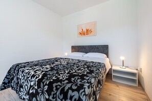 1 habitación, tabla de planchar con plancha y wifi gratis 
