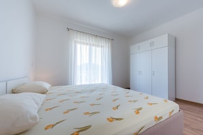 2 bedrooms, iron/ironing board, free WiFi - Apartments Lucija - Two Bedroom Apartment with Balcony and Sea View (Dubrovnik)
