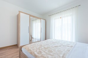 2 habitaciones, tabla de planchar con plancha y wifi gratis 