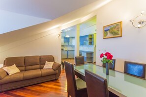 Interior - Apartment Sun & Sky - Two Bedroom Apartment with Balcony and Sea View (Dubrovnik)