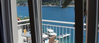 Apartments Lozica - Studio Apartment  with Terrace and Sea View