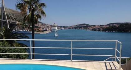 Apartments Lozica - Studio Apartment with Terrace and Sea View