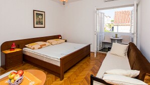 Room - Guest House Ljubica - Double Room with Private Bathroom-2 (Dubrovnik)