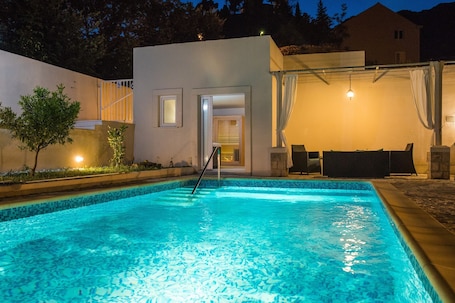 Pool. Villa Roza - One-Bedroom Apartment with Balcony
