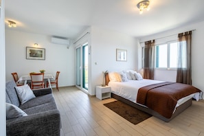 5 Schlafzimmer, Bügeleisen/Bügelbrett, Reisekinderbett, kostenloses WLAN