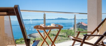 Villa Lavanda Korčula - Villa med fem sovrum med utsikt över poolen och havet